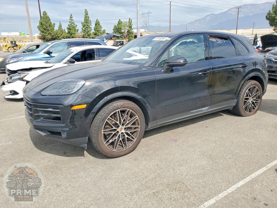 2024 PORSCHE CAYENNE