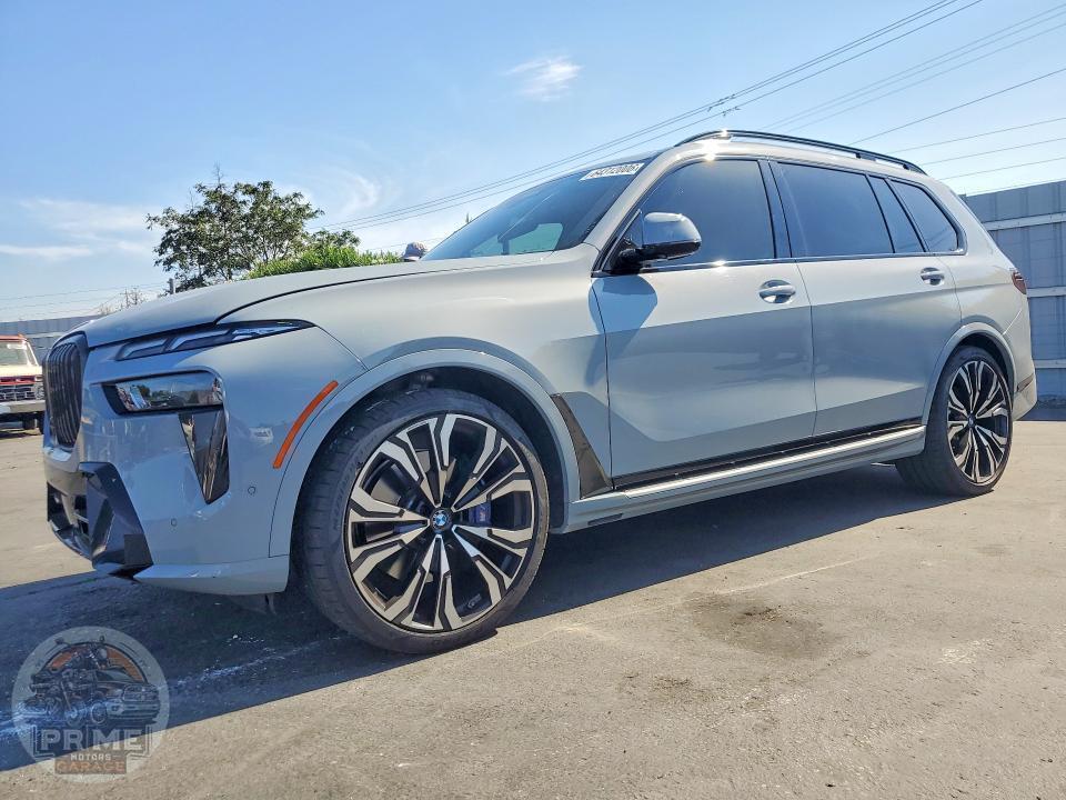 2023 BMW X7