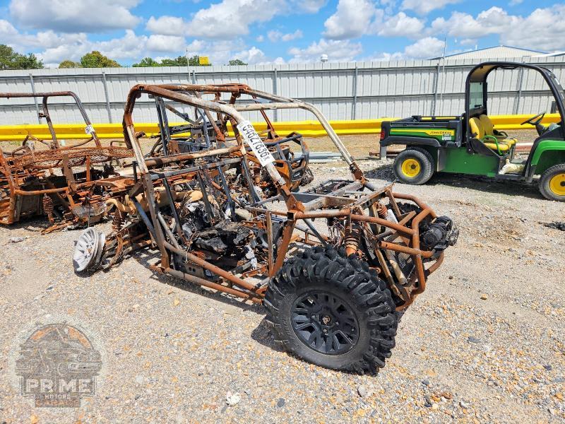 2024 CAN-AM COMMANDER