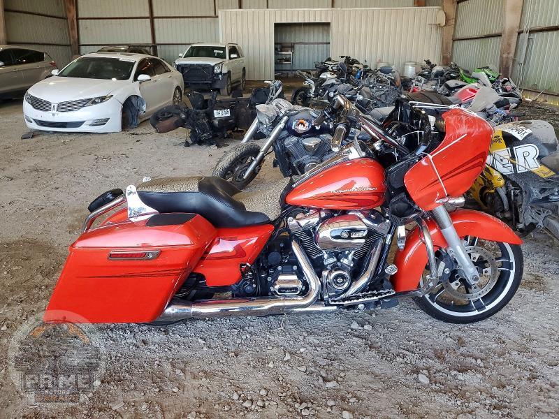 2017 HARLEY-DAVIDSON ROAD