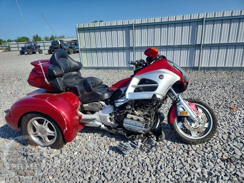 2012 HONDA GL1800