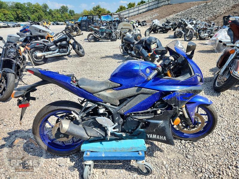 2019 YAMAHA YZFR3