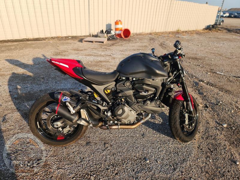 2025 DUCATI MONSTER