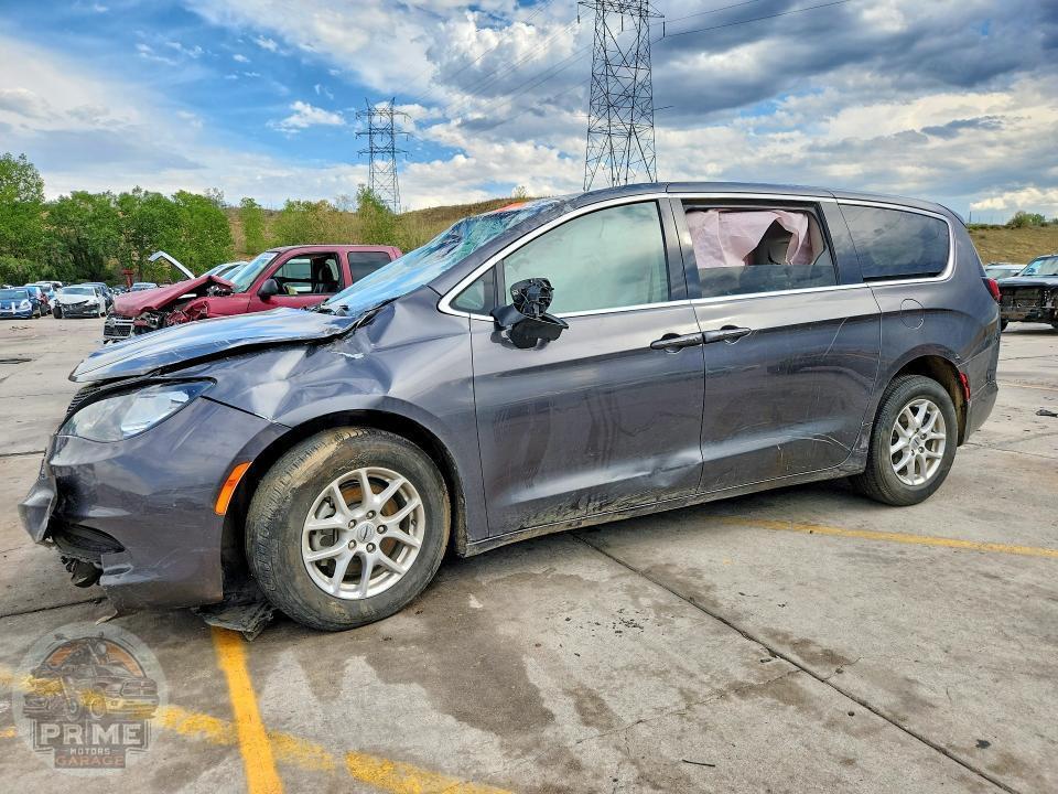 2023 CHRYSLER VOYAGER
