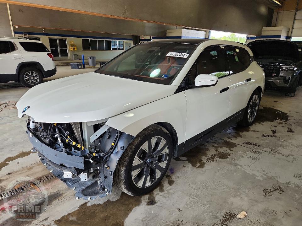 2023 BMW IX