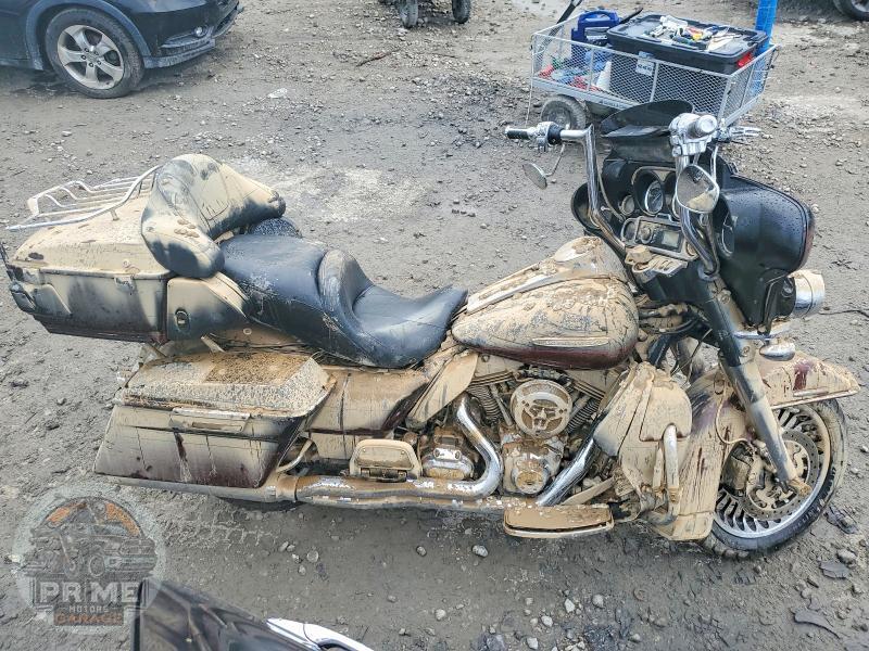 2011 HARLEY-DAVIDSON FLHTK (ULTRA LIMITED)