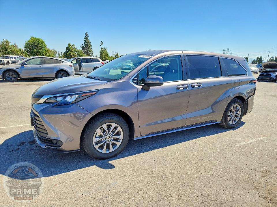 2024 TOYOTA SIENNA