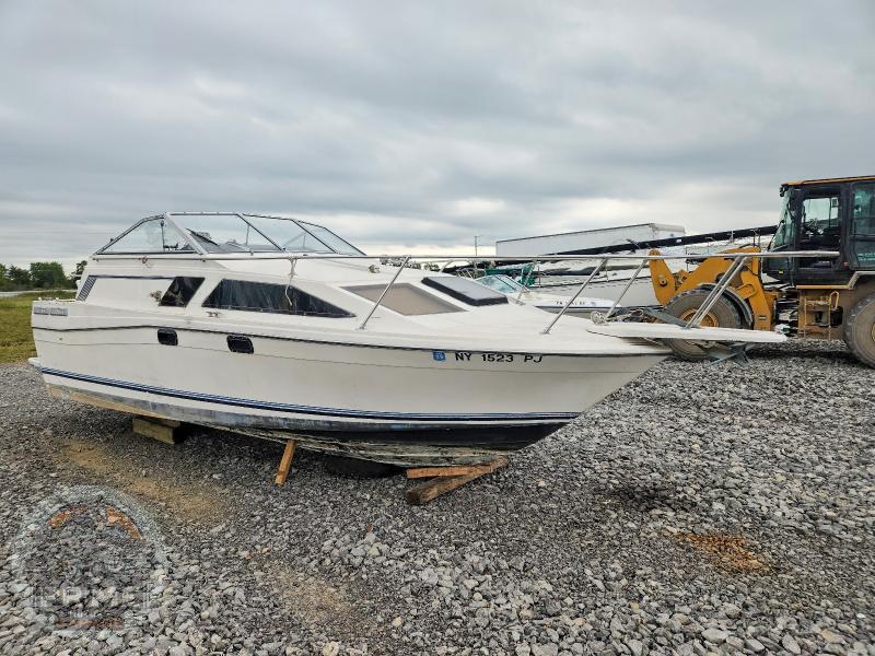 1984 BAYLINER BOAT2450