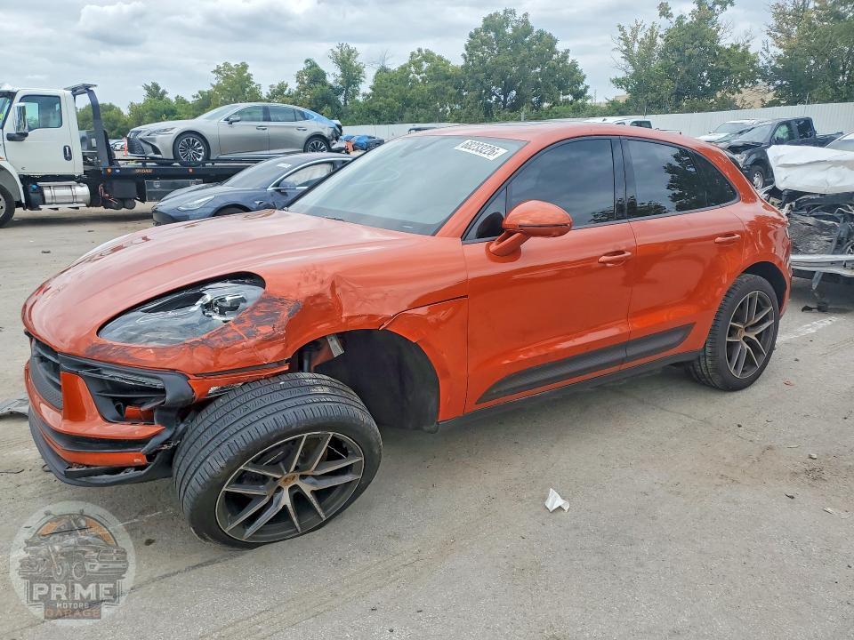 2025 PORSCHE MACAN