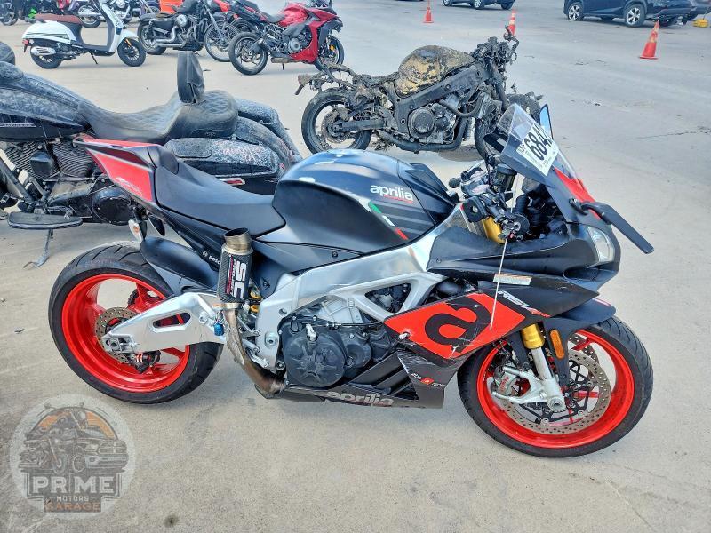 2017 APRILIA RSV4