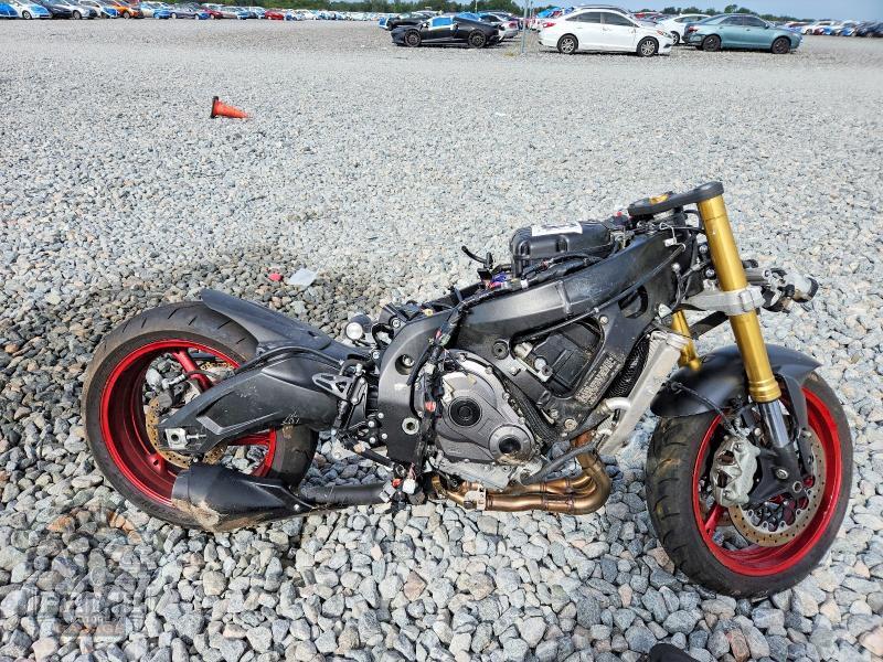 2026 SUZUKI GSX R750