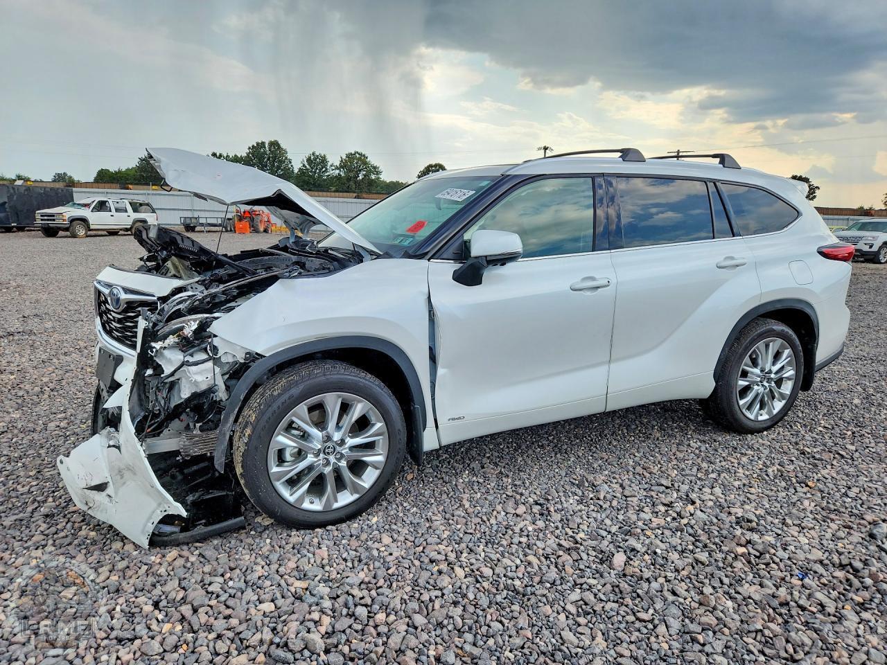 2023 TOYOTA HIGHLANDER