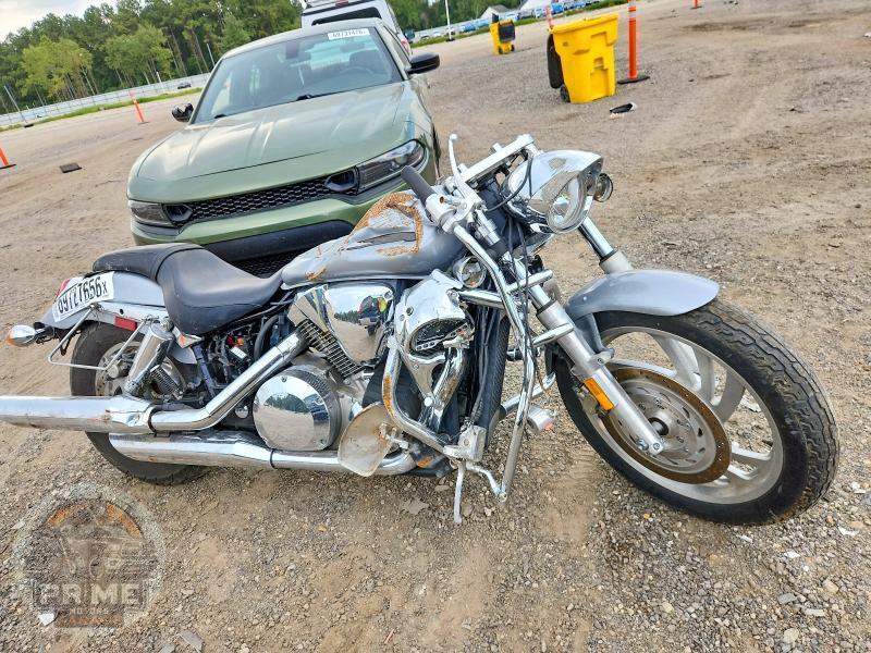 2004 HONDA VTX1300