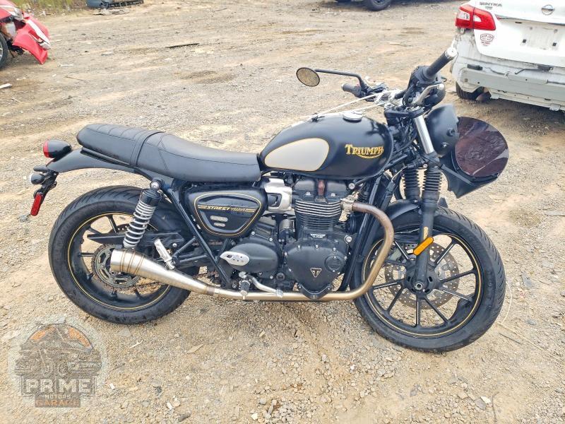 2022 TRIUMPH STREET