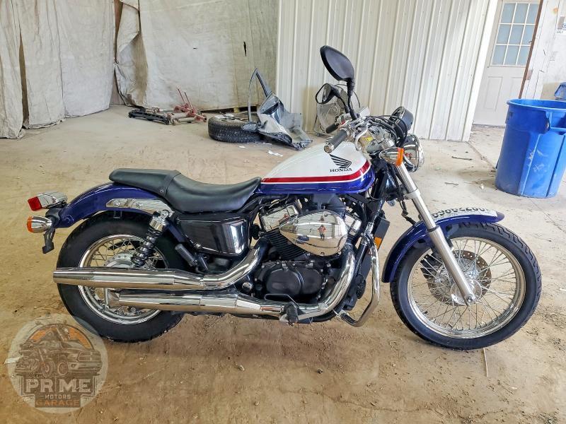 2011 HONDA VT750