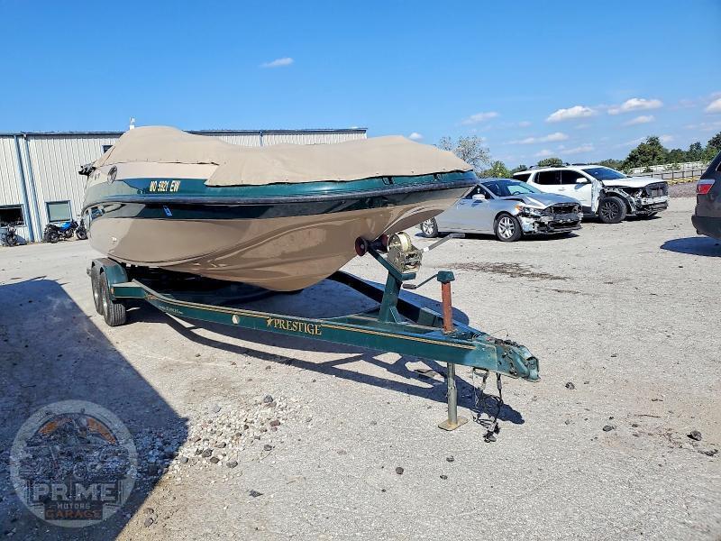 2001 CROWNLINE BOATS INBRD OUTBRD