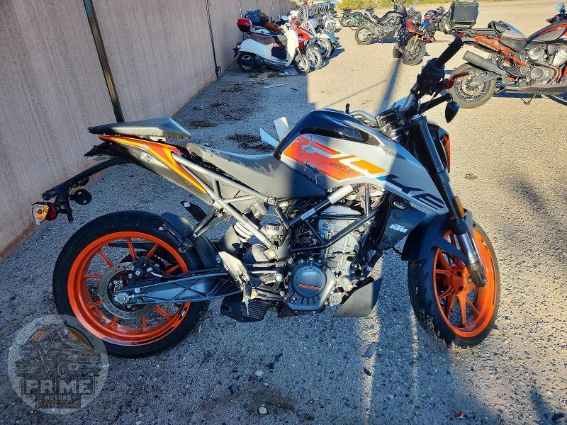2023 KTM 200