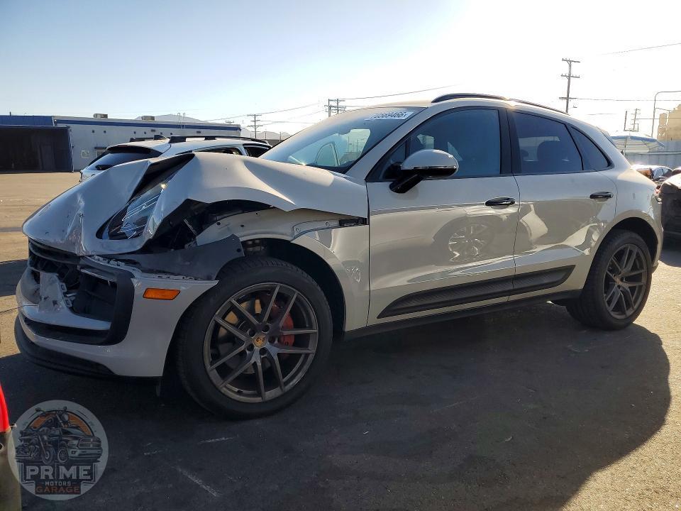 2022 PORSCHE MACAN