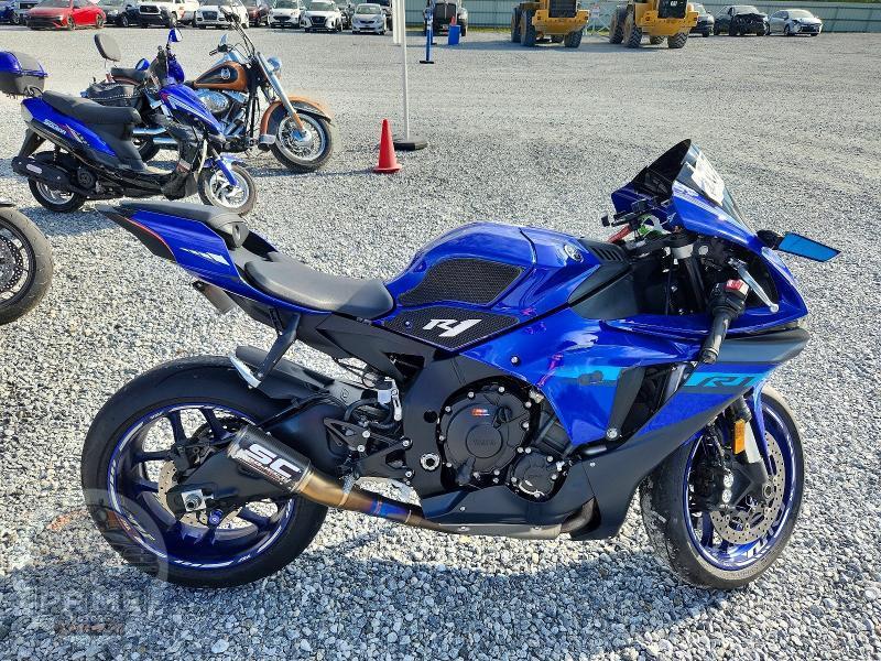 2024 YAMAHA YZFR1