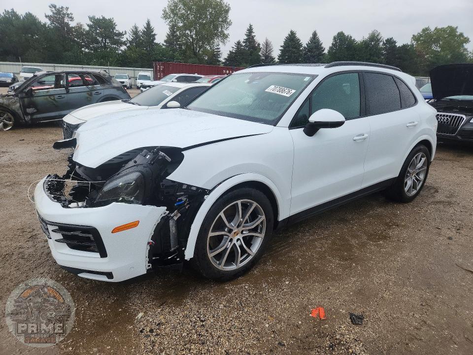 2024 PORSCHE CAYENNE