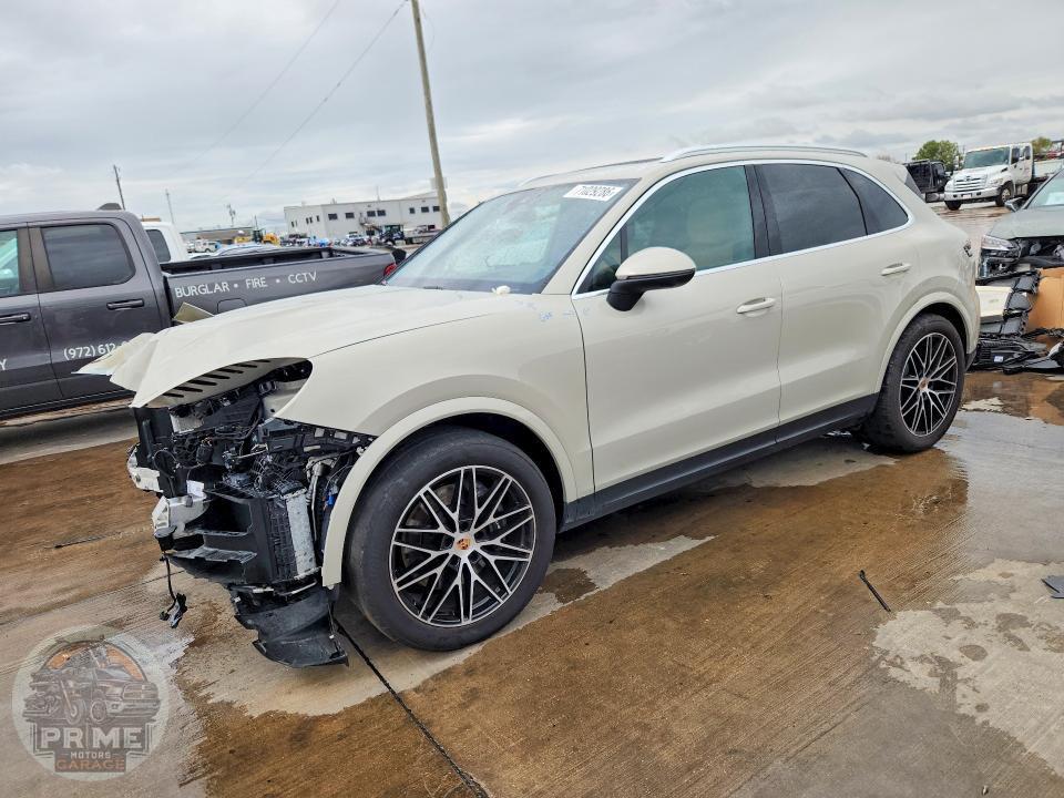 2025 PORSCHE CAYENNE