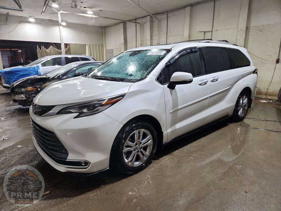 2022 TOYOTA SIENNA
