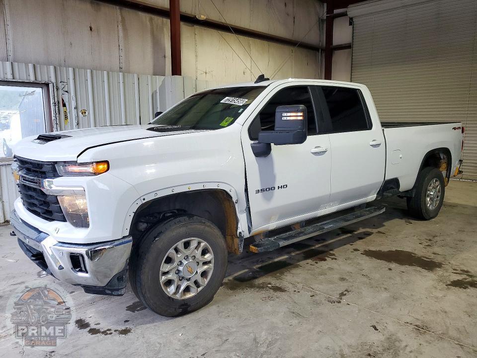 2025 CHEVROLET SILVERADO