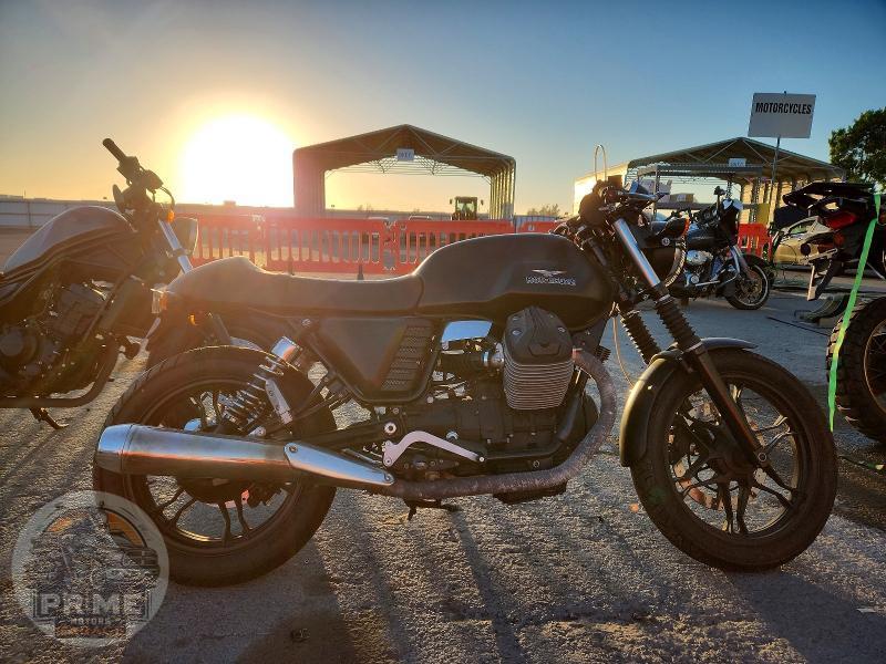 2014 MOTO GUZZI V7