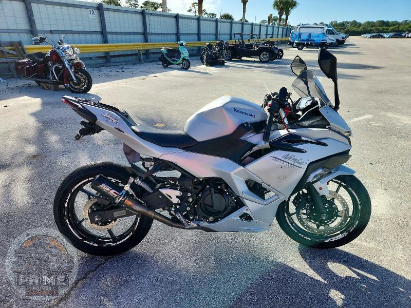2025 KAWASAKI EX500