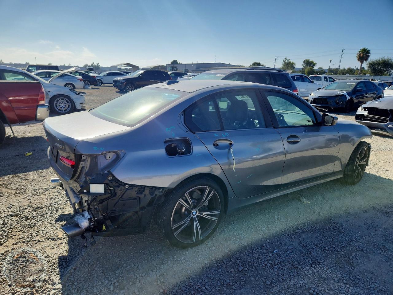 2023 BMW 3 SERIES — фото 3