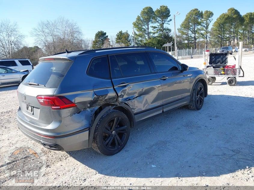 2024 VOLKSWAGEN TIGUAN 2.0T SE R-LINE BLACK — фото 4