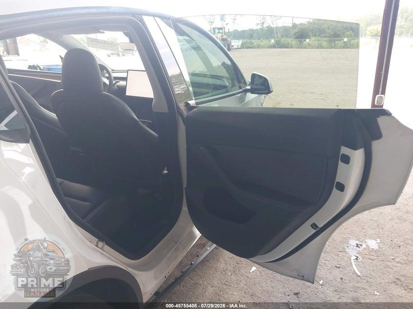 2024 TESLA MODEL Y LONG RANGE DUAL MOTOR ALL-WHEEL DRIVE — фото 8
