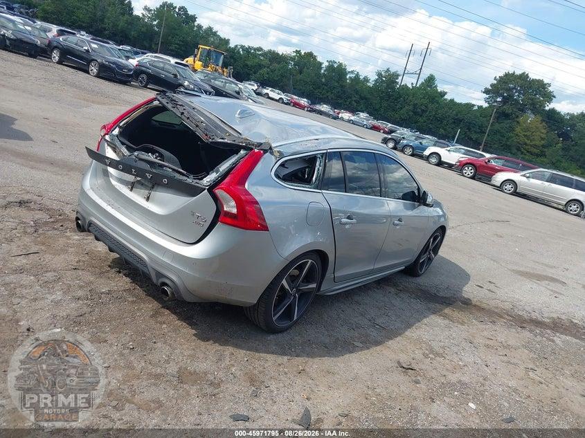 2015 VOLVO V60 T6 R-DESIGN PLATINUM — фото 4