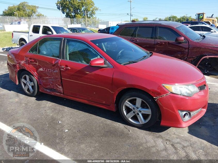 2013 TOYOTA CAMRY SE — фото 13