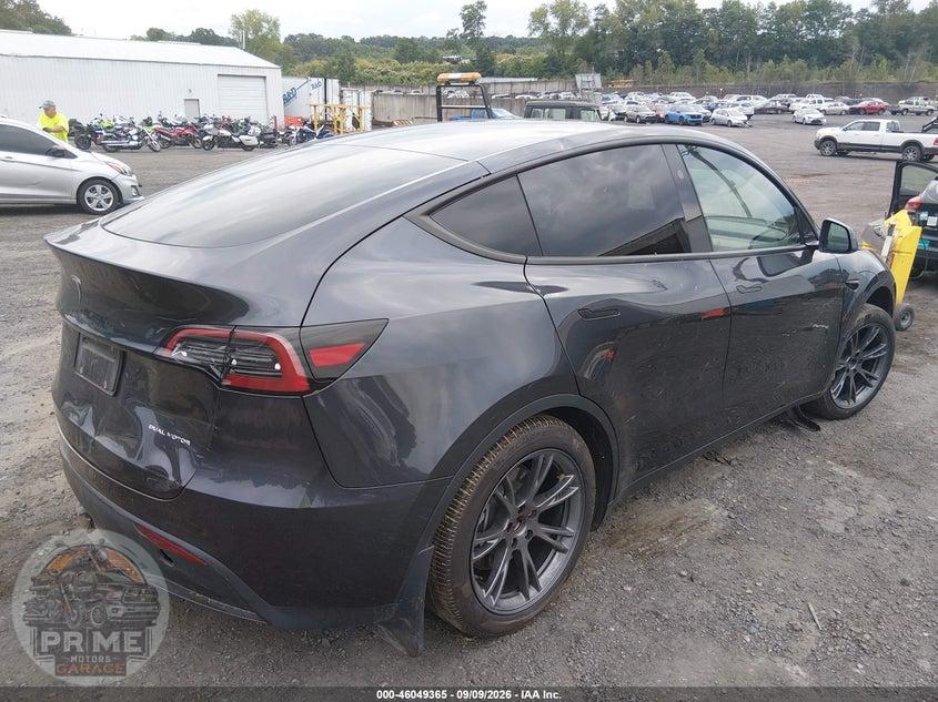 2025 TESLA MODEL Y LONG RANGE DUAL MOTOR ALL-WHEEL DRIVE — фото 4