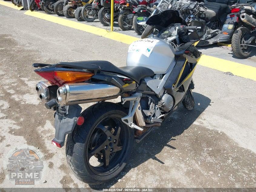 2003 HONDA VFR800 — фото 4