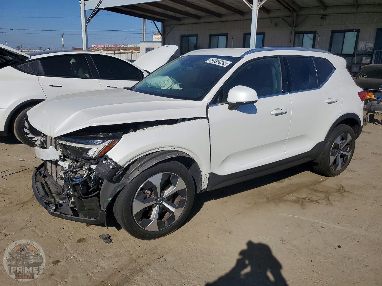 2024 VOLVO XC40 — фото 1