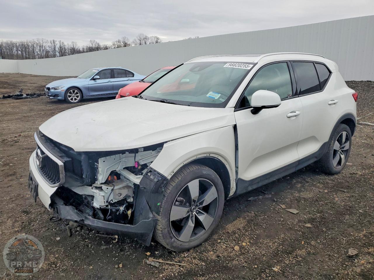 2022 VOLVO XC40 — фото 1