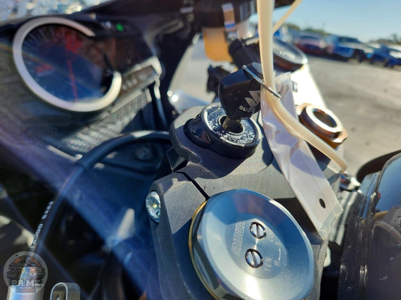 2025 SUZUKI GSX R750 — фото 8