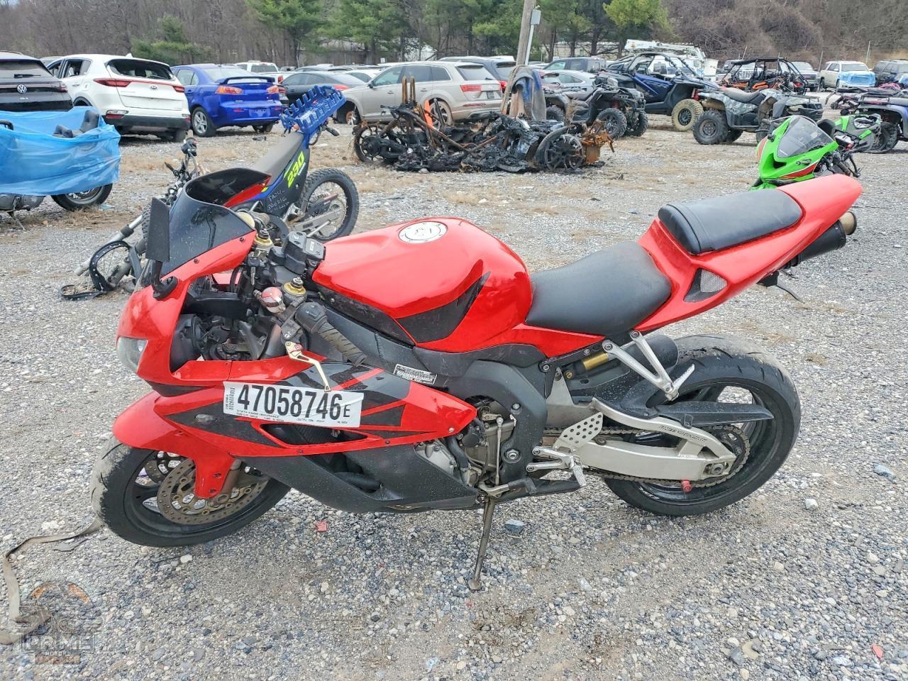 2004 HONDA CBR1000 — фото 7