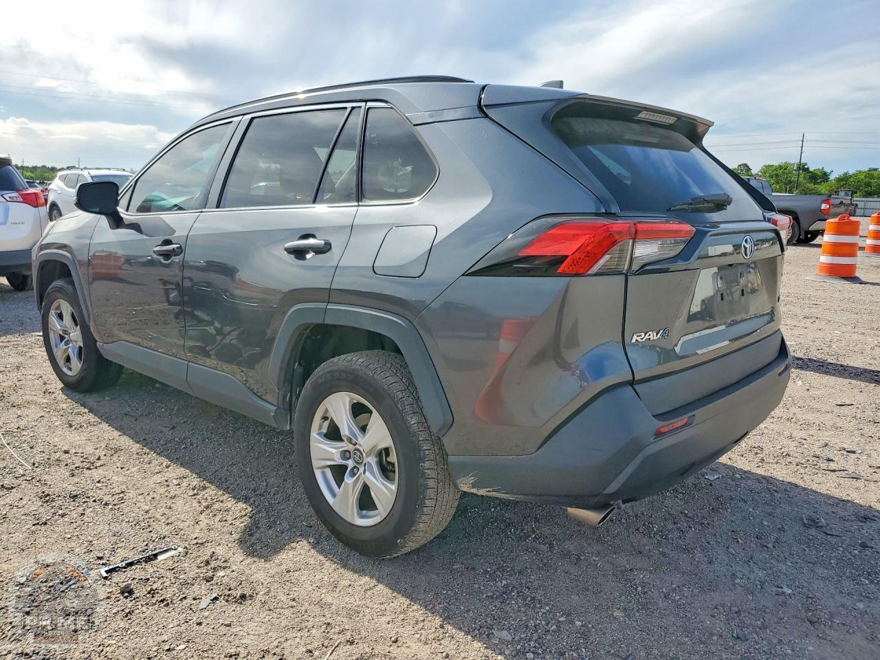 2020 TOYOTA RAV4 — фото 2