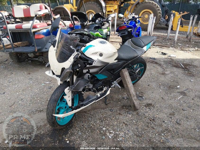 2024 YAMAHA YZFR3 A — фото 2