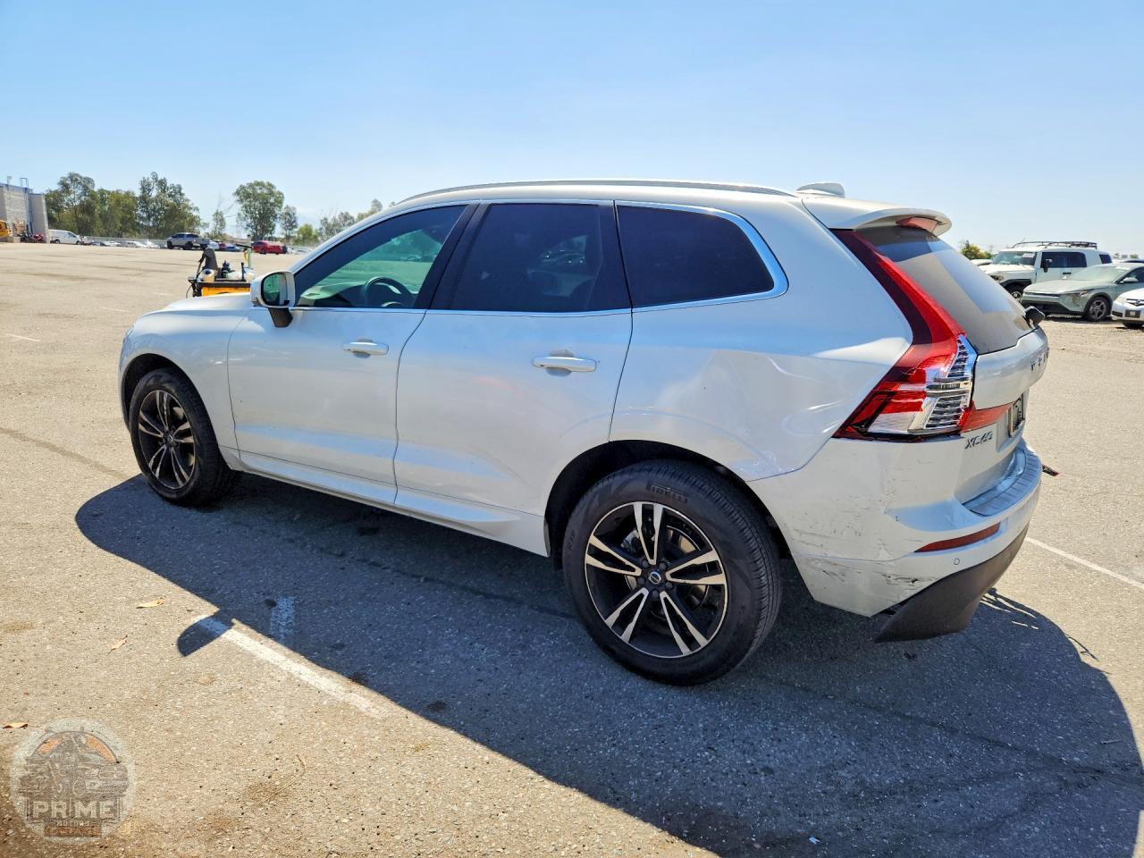 2021 VOLVO XC60 — фото 2