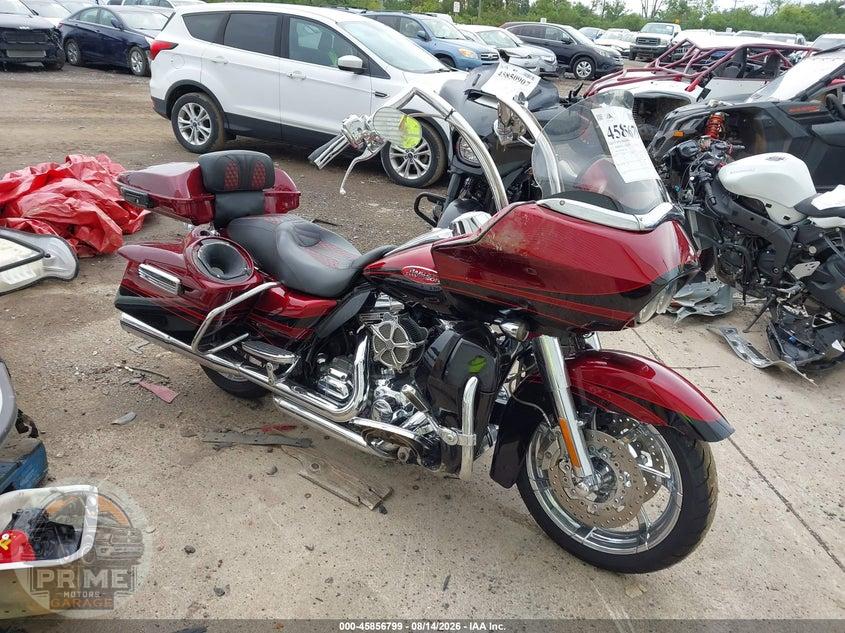 2011 HARLEY-DAVIDSON FLTRUSE (CVO ROAD GLIDE ULTRA) — фото 1