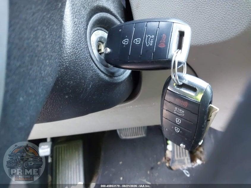 2016 KIA SORENTO 2.4L LX — фото 11