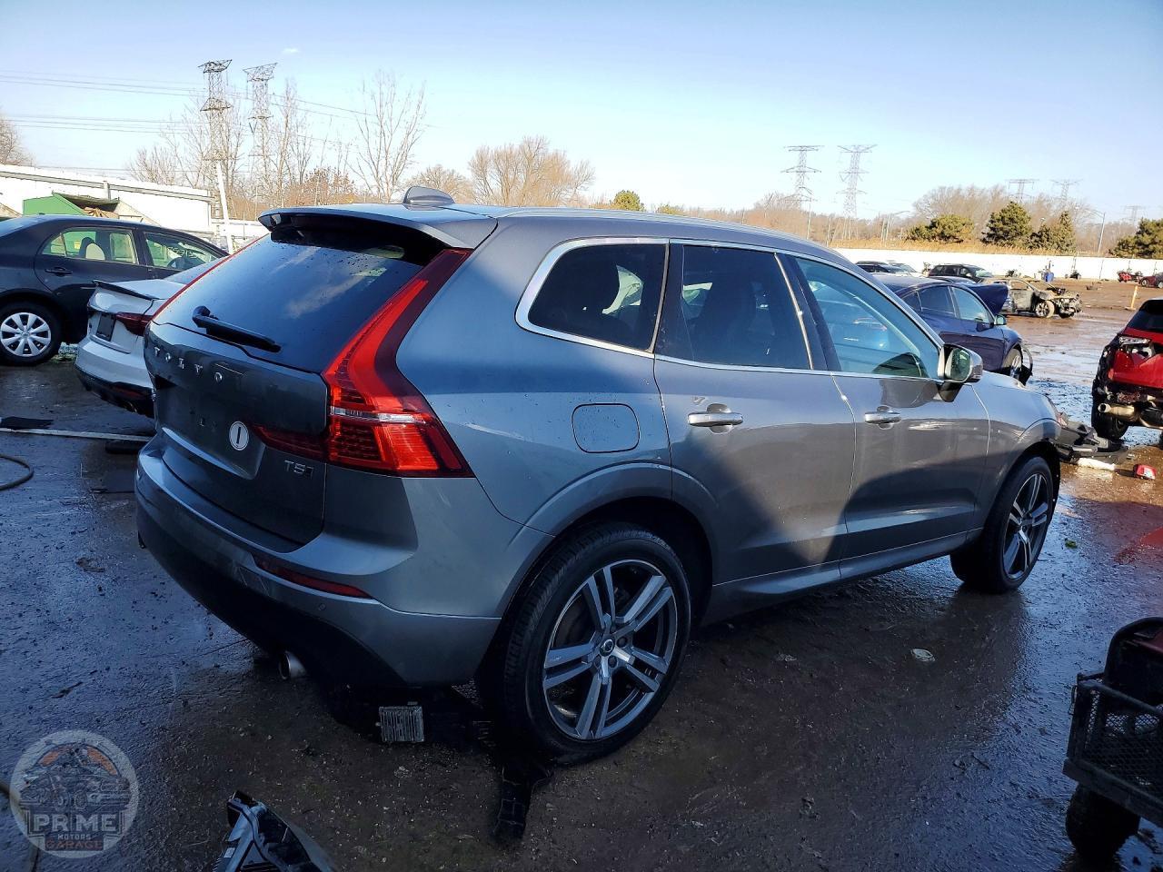 2021 VOLVO XC60 — фото 3