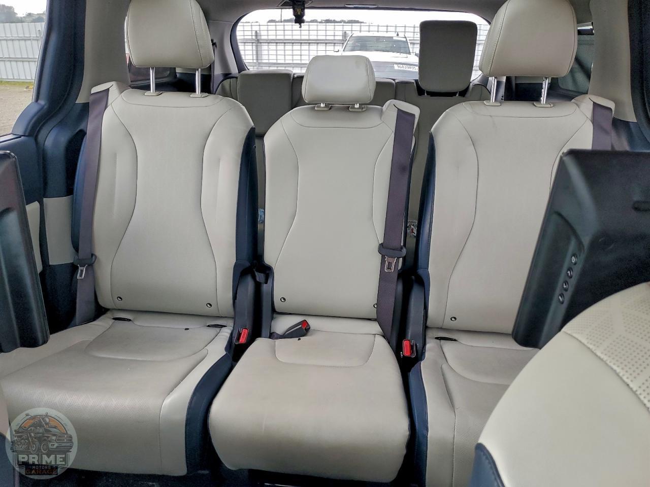 2025 KIA CARNIVAL — фото 10