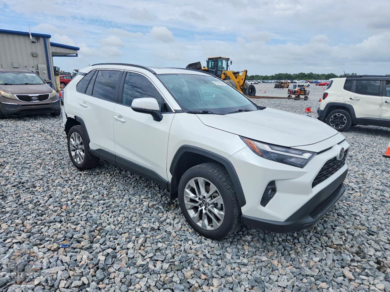 2025 TOYOTA RAV4 — фото 4