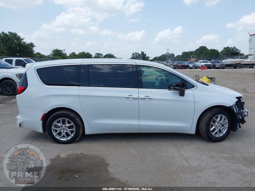 2023 CHRYSLER VOYAGER LX — фото 14