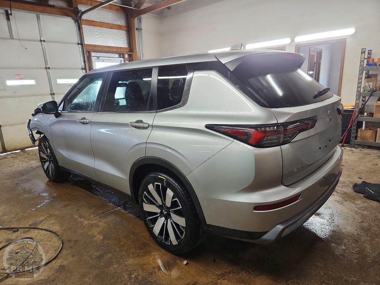 2025 MITSUBISHI OUTLANDER — фото 2